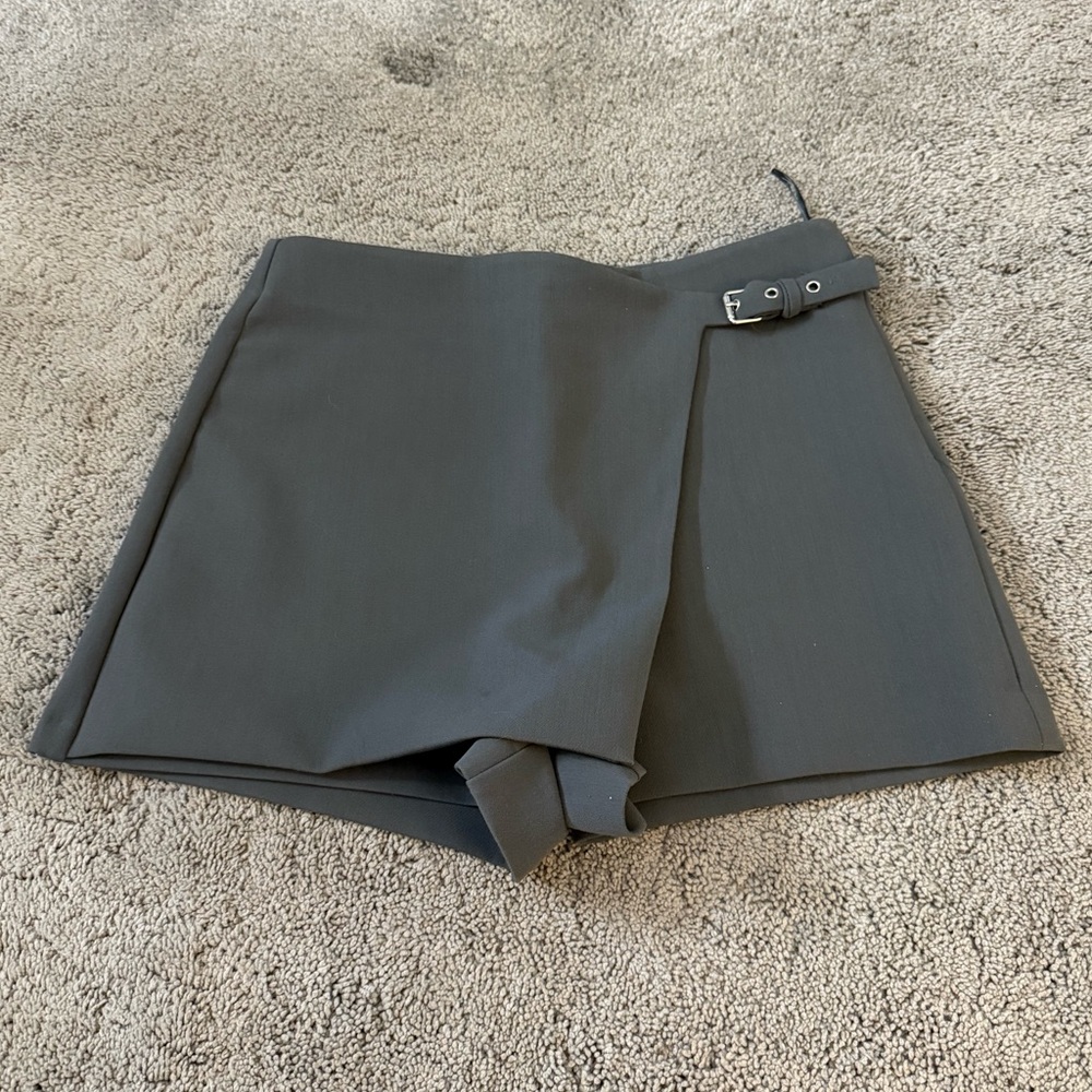Zara Charcoal Gray Skort size medium